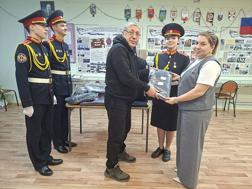 Союз десантников подарил ивановским кадетам новую парадную форму 
